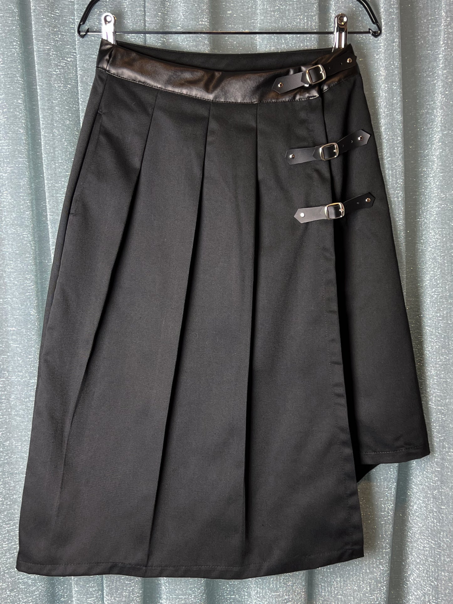 FALDA OBSIDIANA