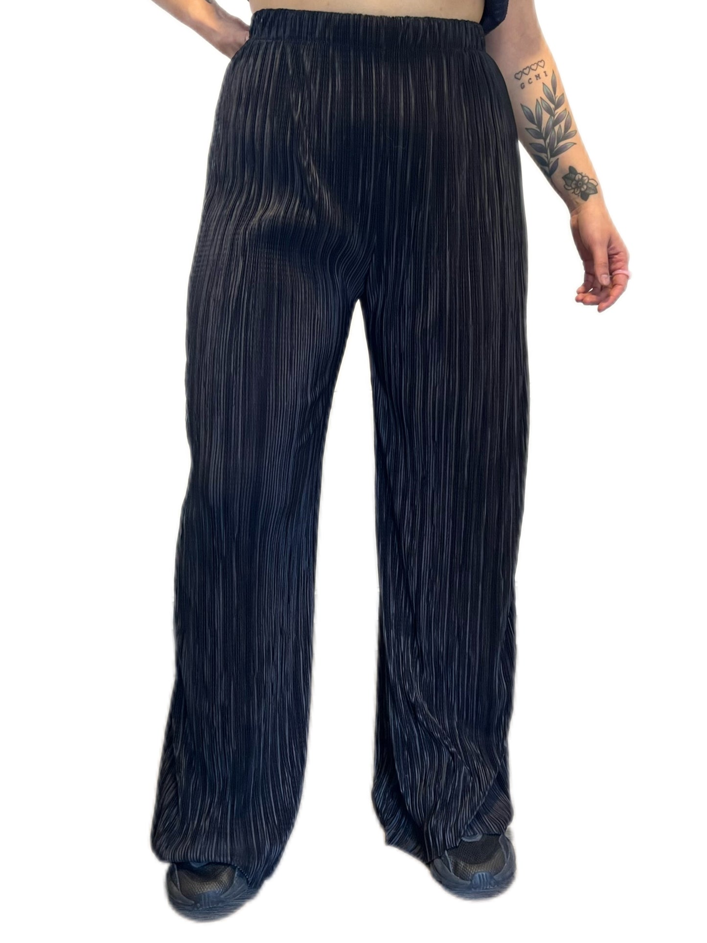 PANTALÓN NEGRO PLISADO
