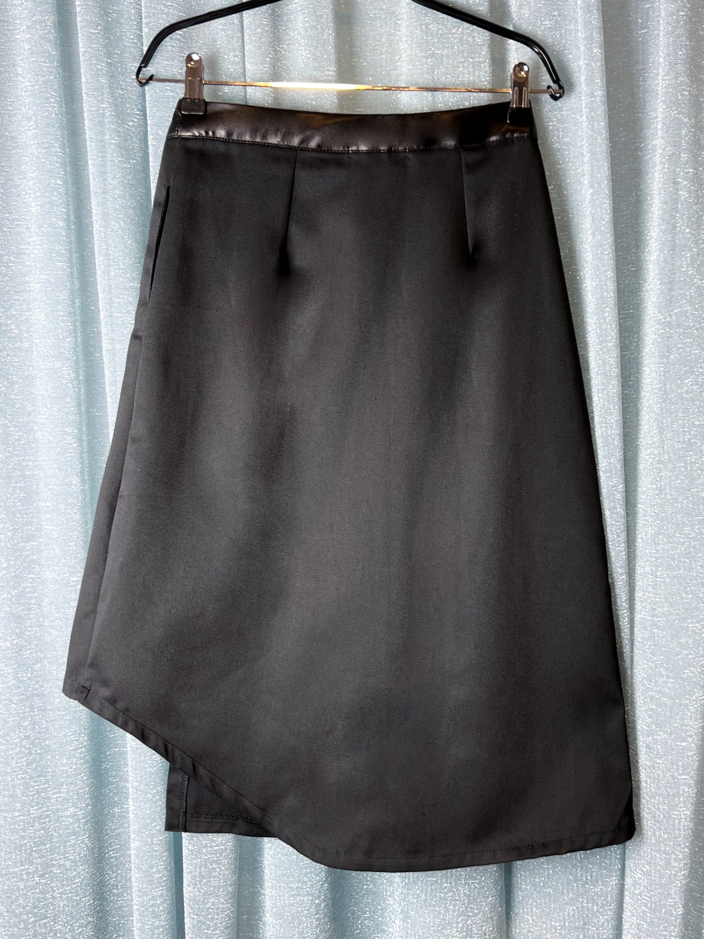 FALDA OBSIDIANA