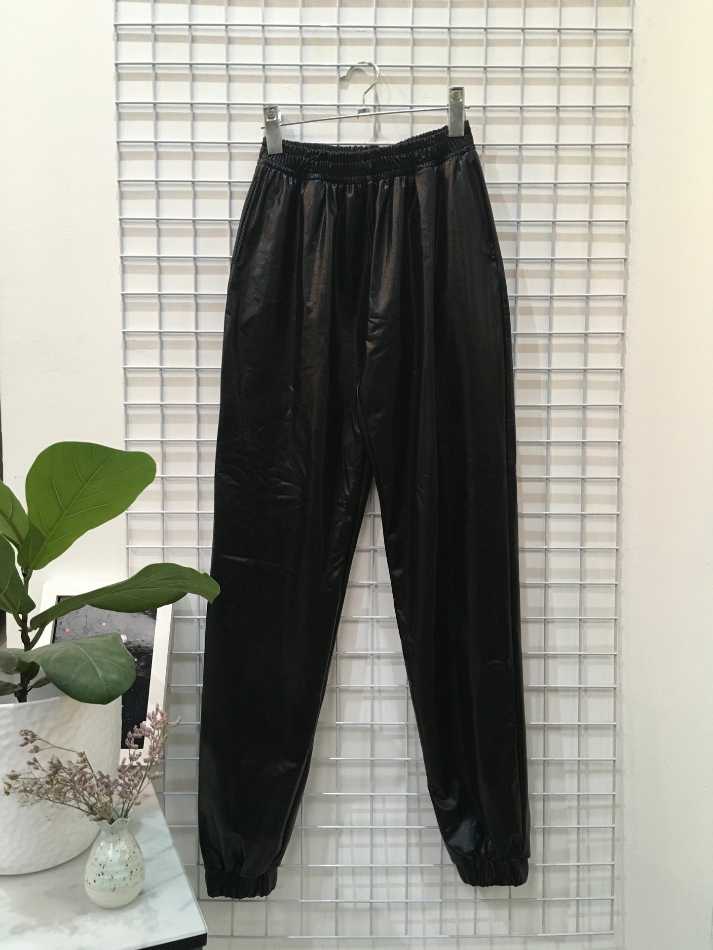 JOGGER LATEX