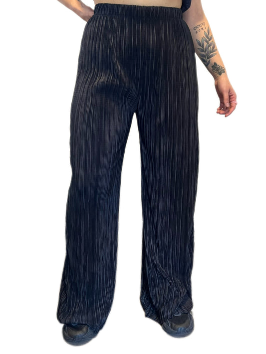 PANTALÓN NEGRO PLISADO
